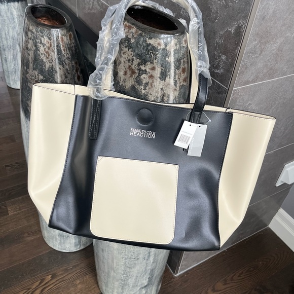 Brand new with tags large 12 x 19“ Kenneth Cole, black cream, tote bag, faux - Picture 5 of 12
